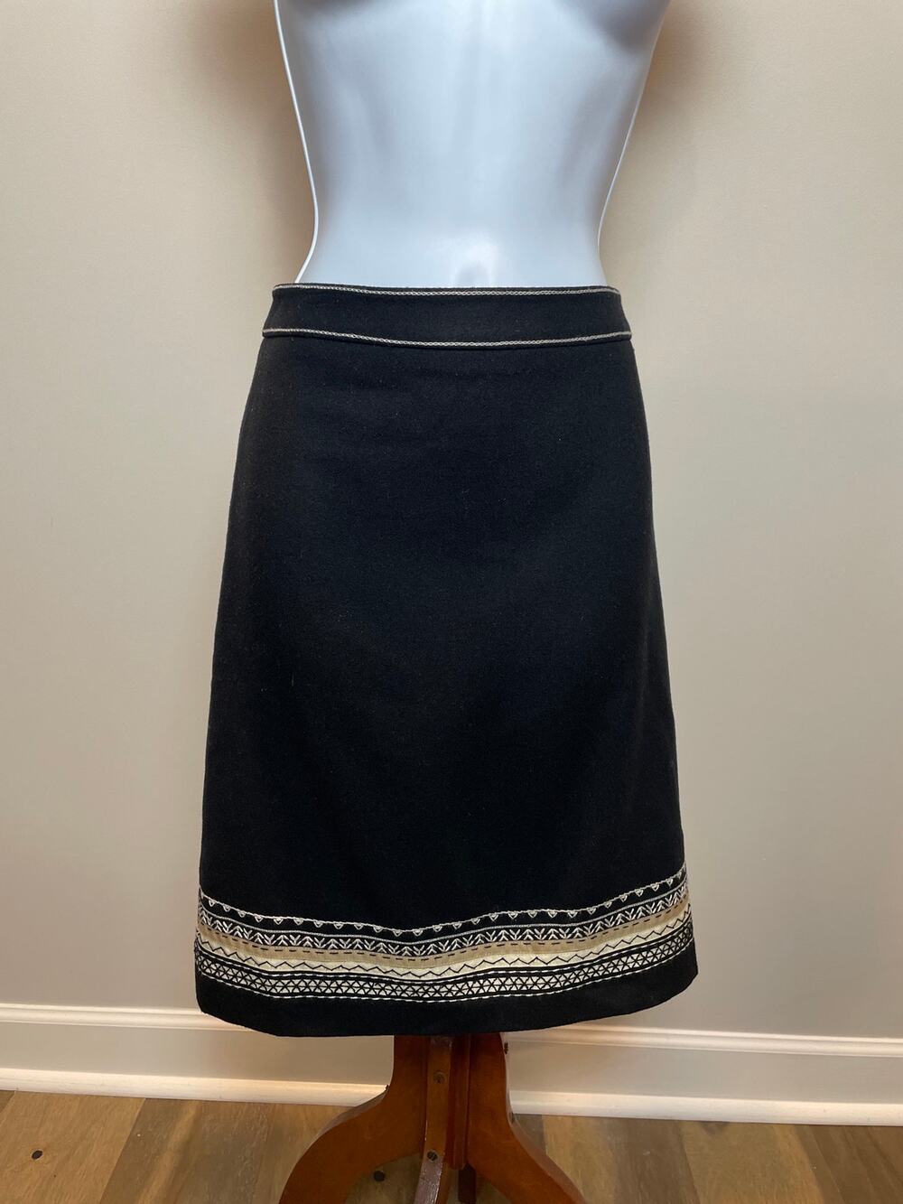 Talbots Black Neutral Embroidered Hem Wool‑Blend Skirt Size 10